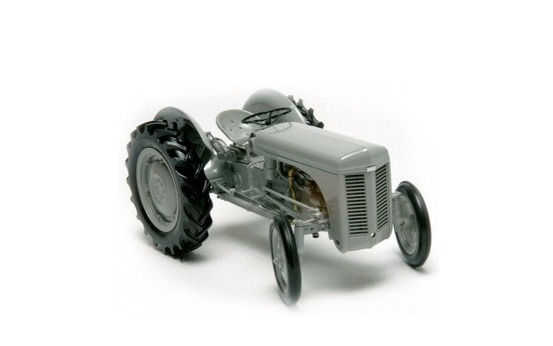 Universal Hobbies 1/16th Massey Ferguson TEA-20 “The Little Grey